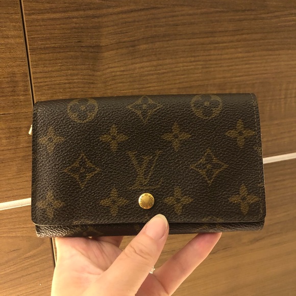 Louis Vuitton Handbags - Louis Vuitton zippy wallet